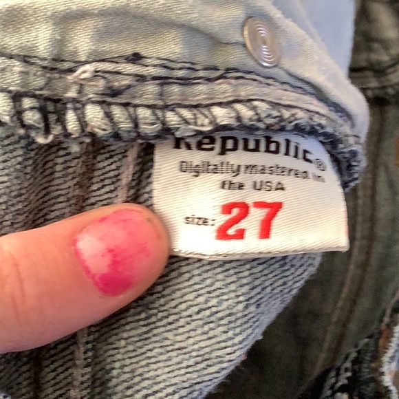 They have been worn. They are size 27 - Picture 5 of 5